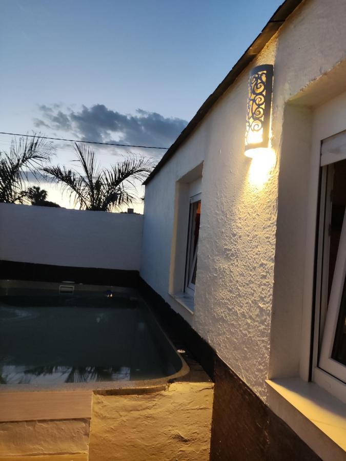 Villa Bali con jacuzzi climatizado y piscina climatizada con jacuzzi Chiclana de la Frontera Esterno foto